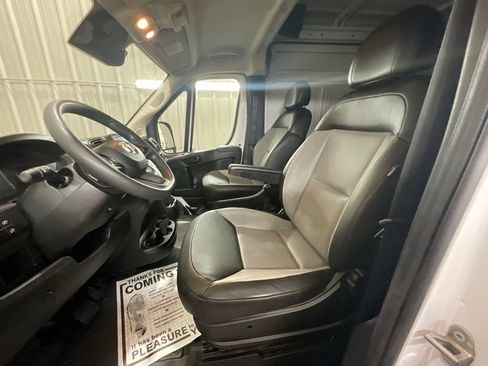 Used 2025 RAM ProMaster 2500 w/ Convenience Group FWD image 9