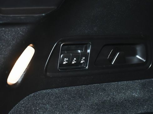 Used 2025 Mercedes-Benz GLS 450 4MATIC image 70