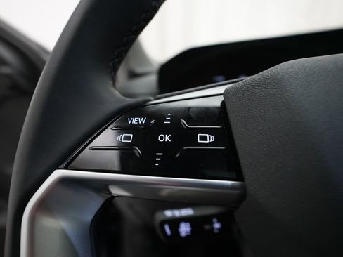 Used 2025 Audi Q5 Premium w/ Convenience Package image 18