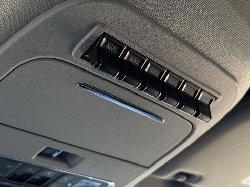 New 2026 Ford F250 Lariat w/ Black Appearance Package image 27