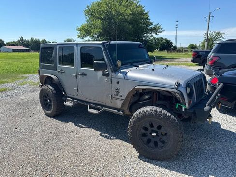 Used 2013 Jeep Wrangler Unlimited Sport AWD/4WD image 2