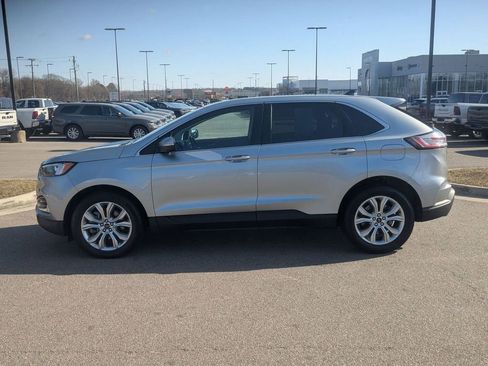 Used 2024 Ford Edge Titanium image 2