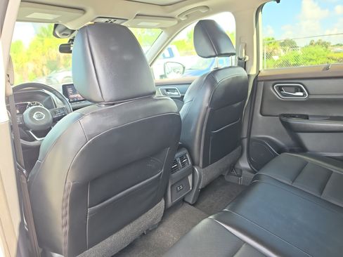 Used 2021 Nissan Rogue SV w/ Premium Package FWD image 12