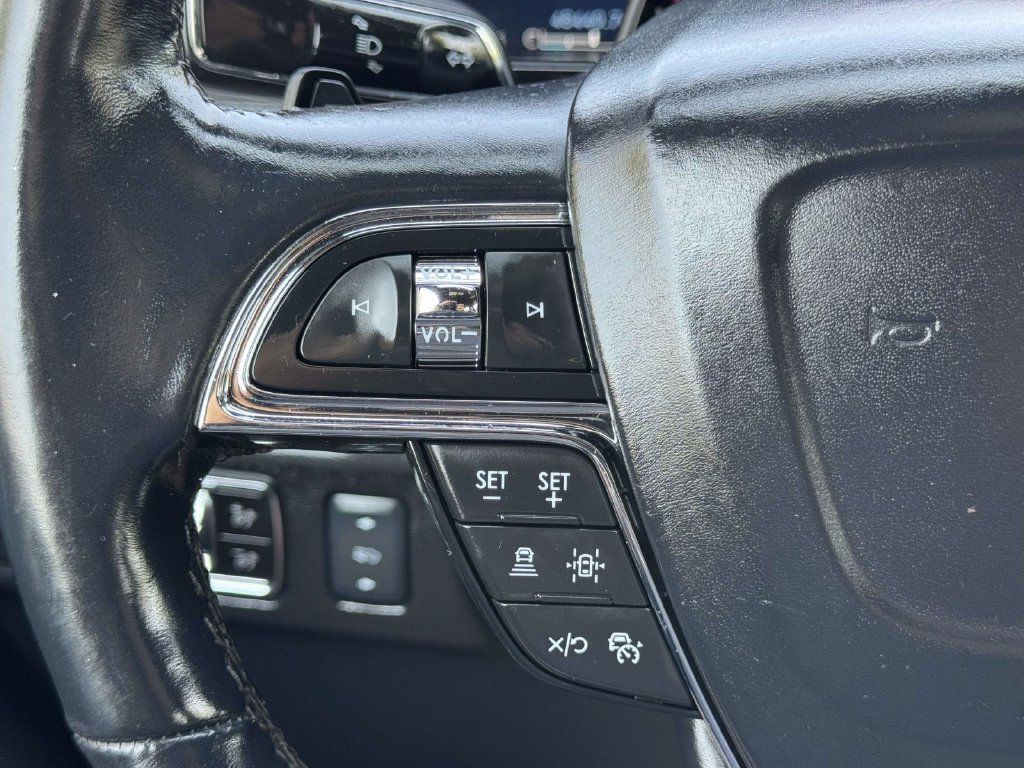 Used 2024 Lincoln Navigator L 4WD image 11