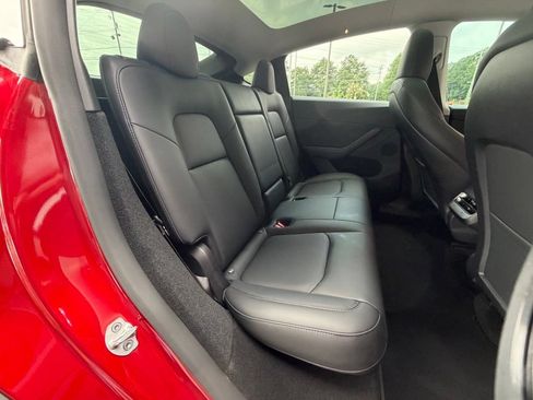 Used 2024 Tesla Model Y Long Range AWD/4WD image 36