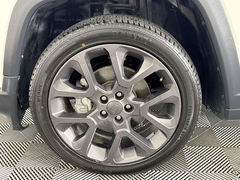 Used 2021 Jeep Compass Latitude image 37