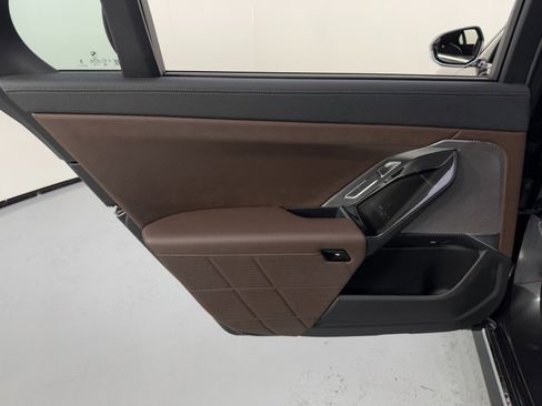 Used 2024 BMW i7 eDrive50 w/ M Sport Package image 52