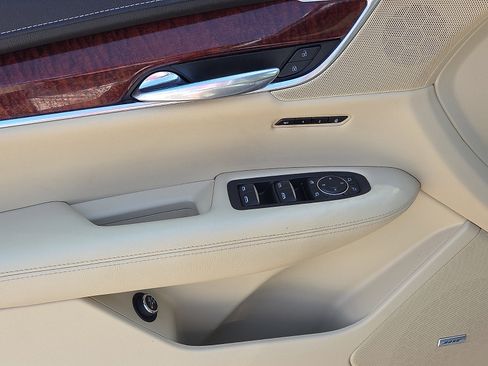 Used 2019 Cadillac XT5 Luxury FWD image 13