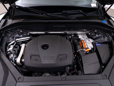 Used 2022 Volvo XC90 T8 Inscription w/ Advanced Package image 3