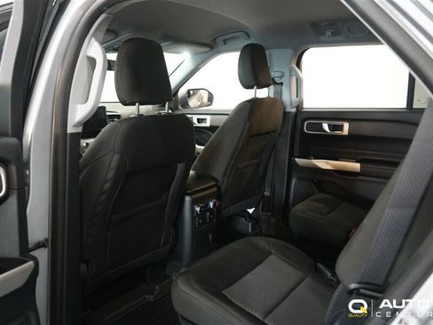 Used 2022 Ford Explorer XLT AWD/4WD image 26