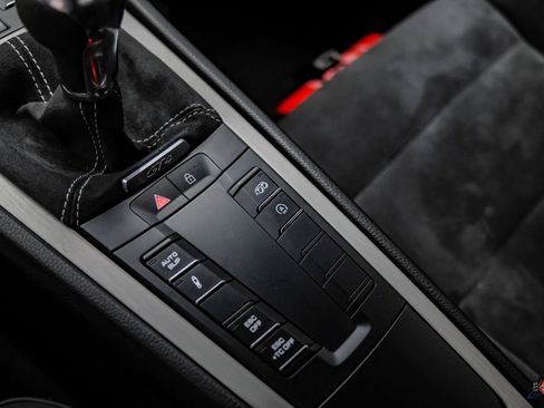 Used 2020 Porsche 718 Cayman GT4 RWD image 64