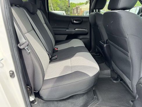 Used 2023 Toyota Tacoma TRD Off-Road w/ Technology Package AWD/4WD image 15
