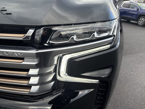 Used 2024 Chevrolet Tahoe High Country image 9