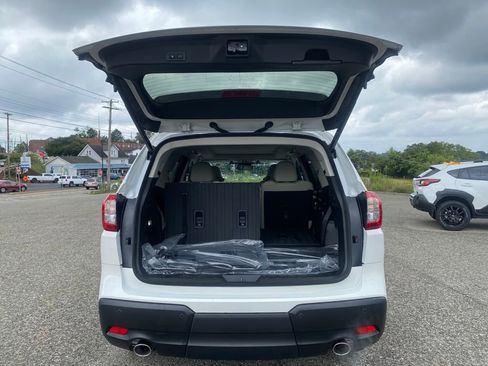New 2025 Subaru Ascent Limited image 12