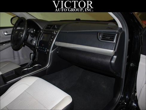 Used 2017 Toyota Camry SE image 35
