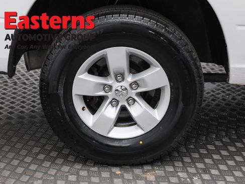 Used 2020 RAM 1500 Classic SLT image 27