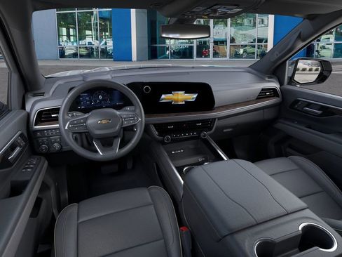 New 2026 Chevrolet Suburban Premier w/ Sun And Tow Package AWD/4WD image 15
