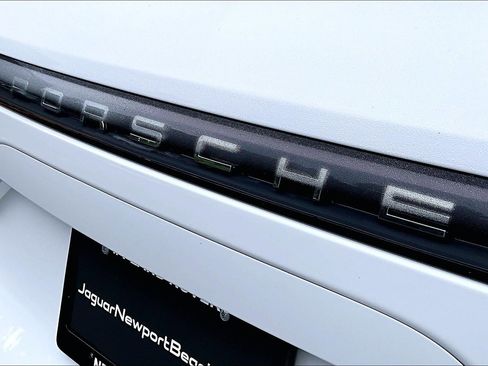 Used 2022 Porsche Cayenne Platinum Edition image 7