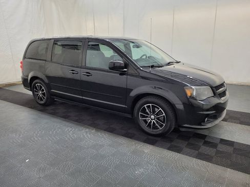 Used 2016 Dodge Grand Caravan SXT FWD image 11