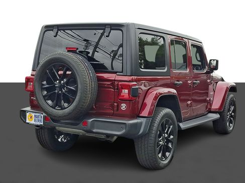 Used 2021 Jeep Wrangler Unlimited Sahara w/ Cold Weather Group AWD/4WD image 7