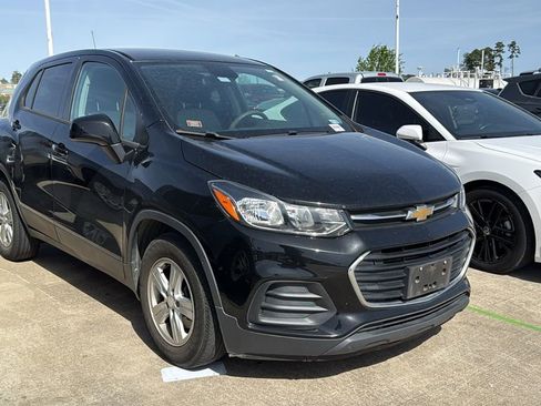 Used 2019 Chevrolet Trax LS w/ Tint and Cruise Package image 2