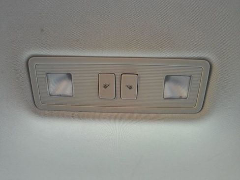 Used 2022 Volkswagen Taos SE image 31