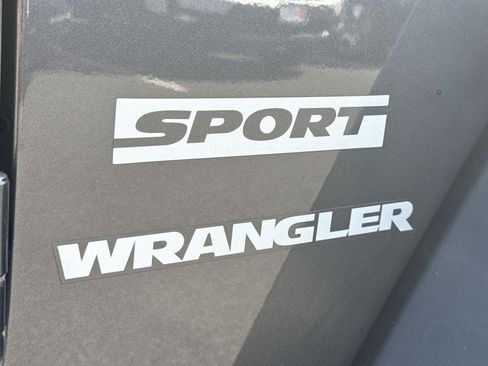 Used 2017 Jeep Wrangler Sport w/ Trailer Tow Group AWD/4WD image 18