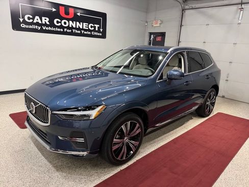 Used 2023 Volvo XC60 B5 Plus w/ Climate Package AWD/4WD image 3