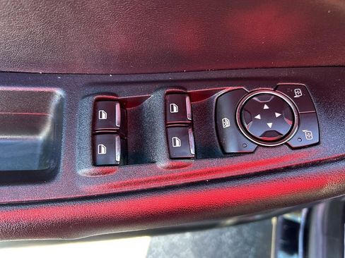 Used 2022 Ford Edge SE image 11