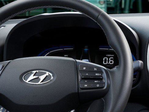 New 2025 Hyundai Venue SEL image 14