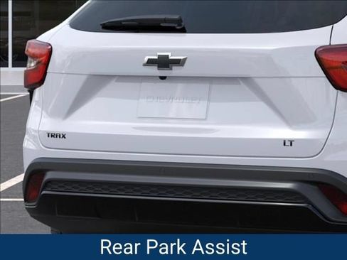 New 2026 Chevrolet Trax LT w/ Driver Confidence Package FWD image 16