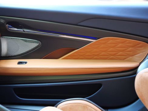 Used 2024 Aston Martin DB12 Coupe RWD image 22
