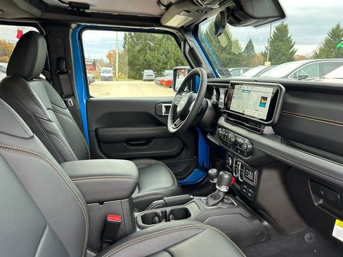 New 2025 Jeep Gladiator Sport image 23