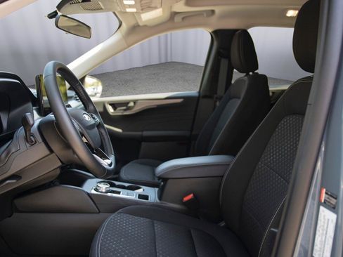 Used 2025 Ford Escape Active w/ Tech Pack #1 AWD/4WD image 2