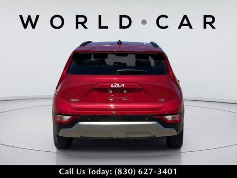 Used 2023 Kia Niro SX w/ Syntex, Navigation, Sunr image 4