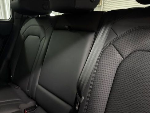 Used 2025 Land Rover Defender 110 S image 17