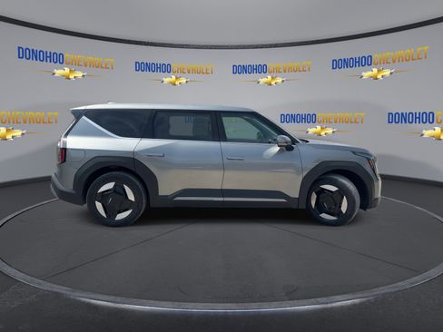 Used 2024 Kia EV9 Light Long Range image 12