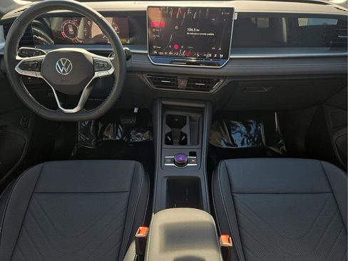 New 2026 Volkswagen Tiguan SE image 13