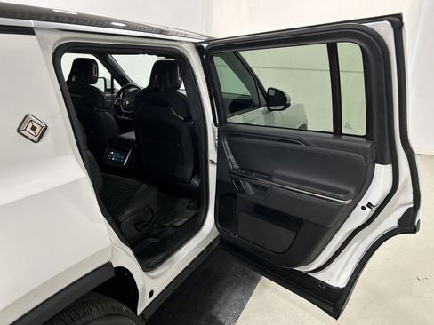 Used 2023 Rivian R1S Adventure AWD/4WD image 19