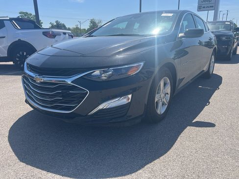 Used 2024 Chevrolet Malibu LS FWD image 2