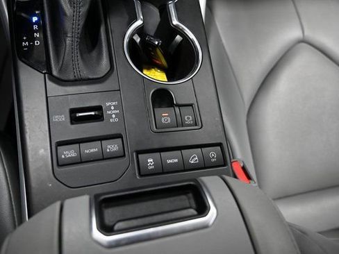 Used 2021 Toyota Highlander XLE image 20