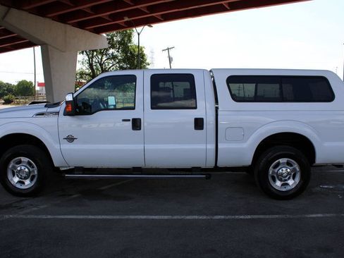 Used 2011 Ford F250 XLT w/ XLT Premium Pkg AWD/4WD image 1