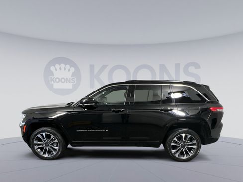 Used 2022 Jeep Grand Cherokee Overland w/ Luxury Tech Group IV image 2