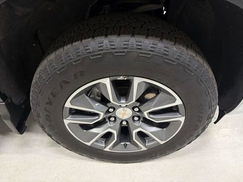 Certified 2025 Chevrolet Silverado 1500 LT AWD/4WD image 14