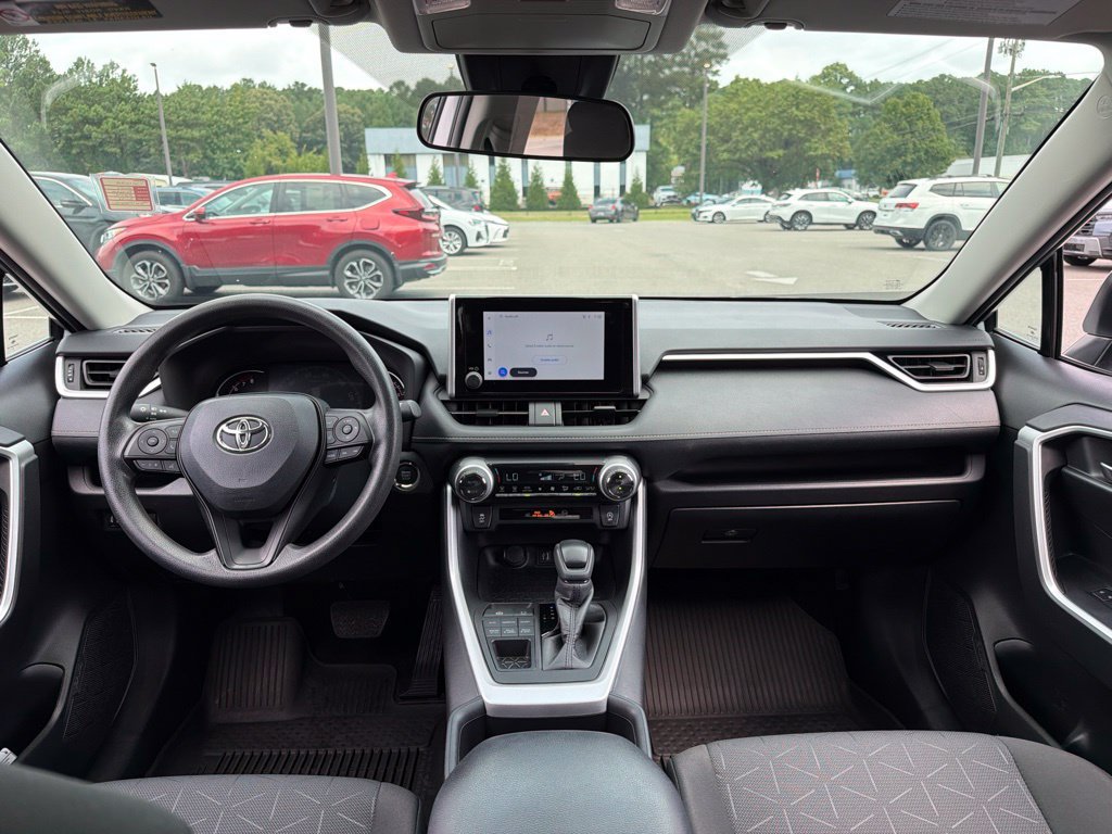 Used 2024 Toyota RAV4 XLE AWD/4WD image 8