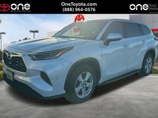 Used 2023 Toyota Highlander L video 1