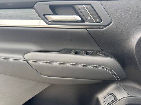 New 2026 GMC Terrain Elevation w/ Elevation Premium Package image 17