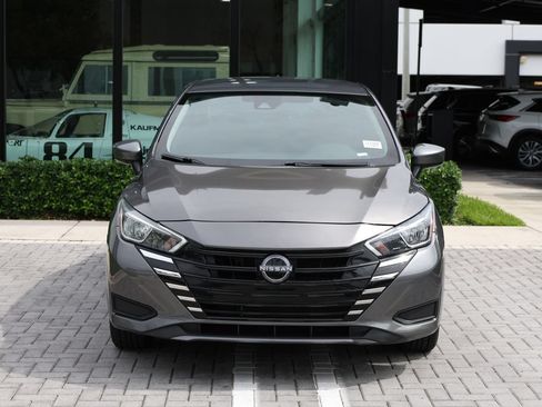 Used 2023 Nissan Versa SV FWD image 3