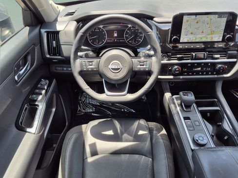 Certified 2024 Nissan Pathfinder SL w/ SL Premium Package AWD/4WD image 14