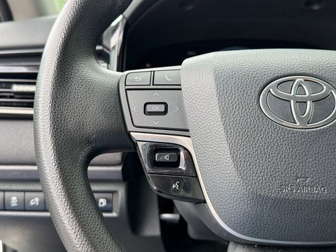 Used 2025 Toyota Camry LE FWD image 21